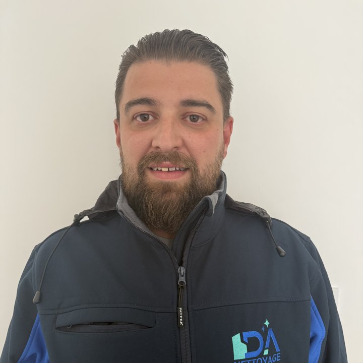 Alexandre Dibra, gérant de DA Nettoyage